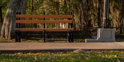 Кровать с мягким изголовьем